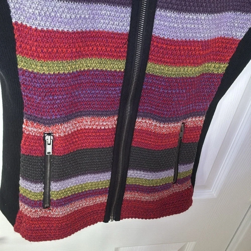 Ruff Hewn Colorful Woven Texture and Solid Black Back w/stretch Side Panels Sm - Picture 4 of 13